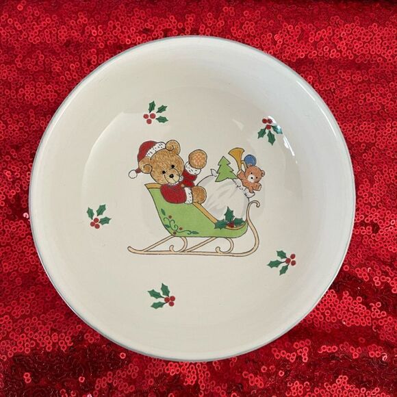 Mikasa Teddy’s Christmas Footed Bowl - Picture 2 of 4